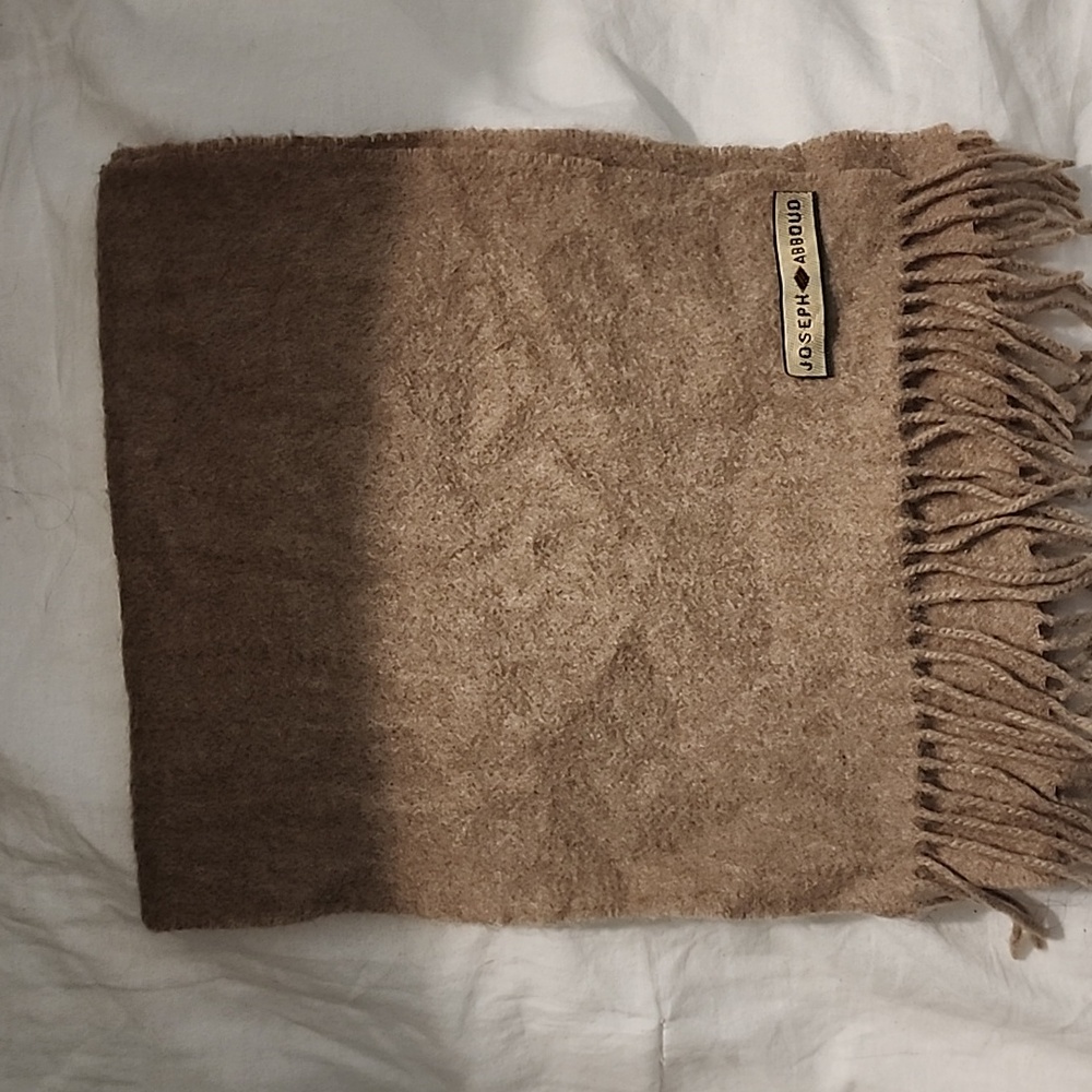 Joseph Abboud tan cashmere scarf